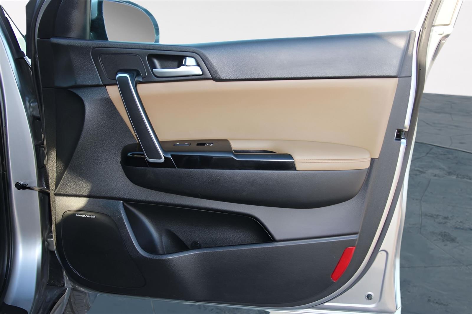 2020 Kia Sportage SX - Photo 28