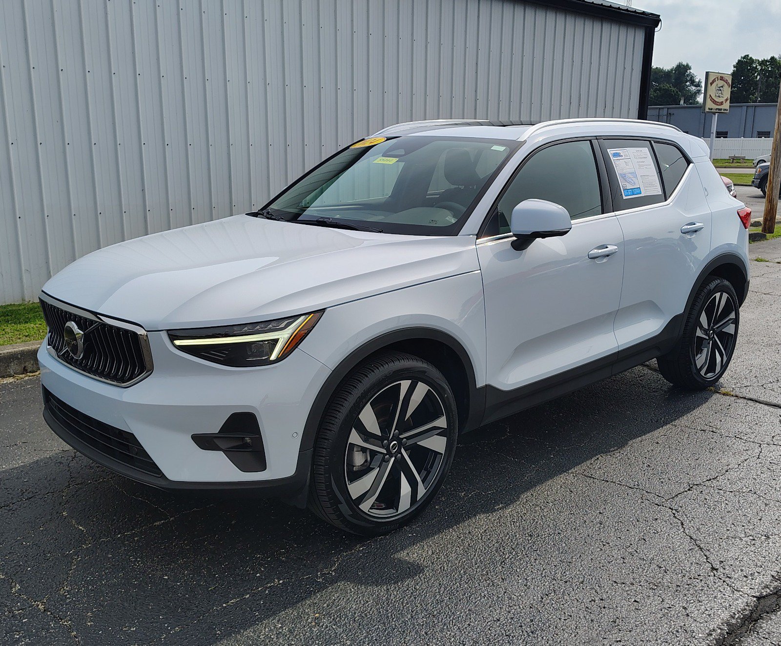 2024 Volvo XC40