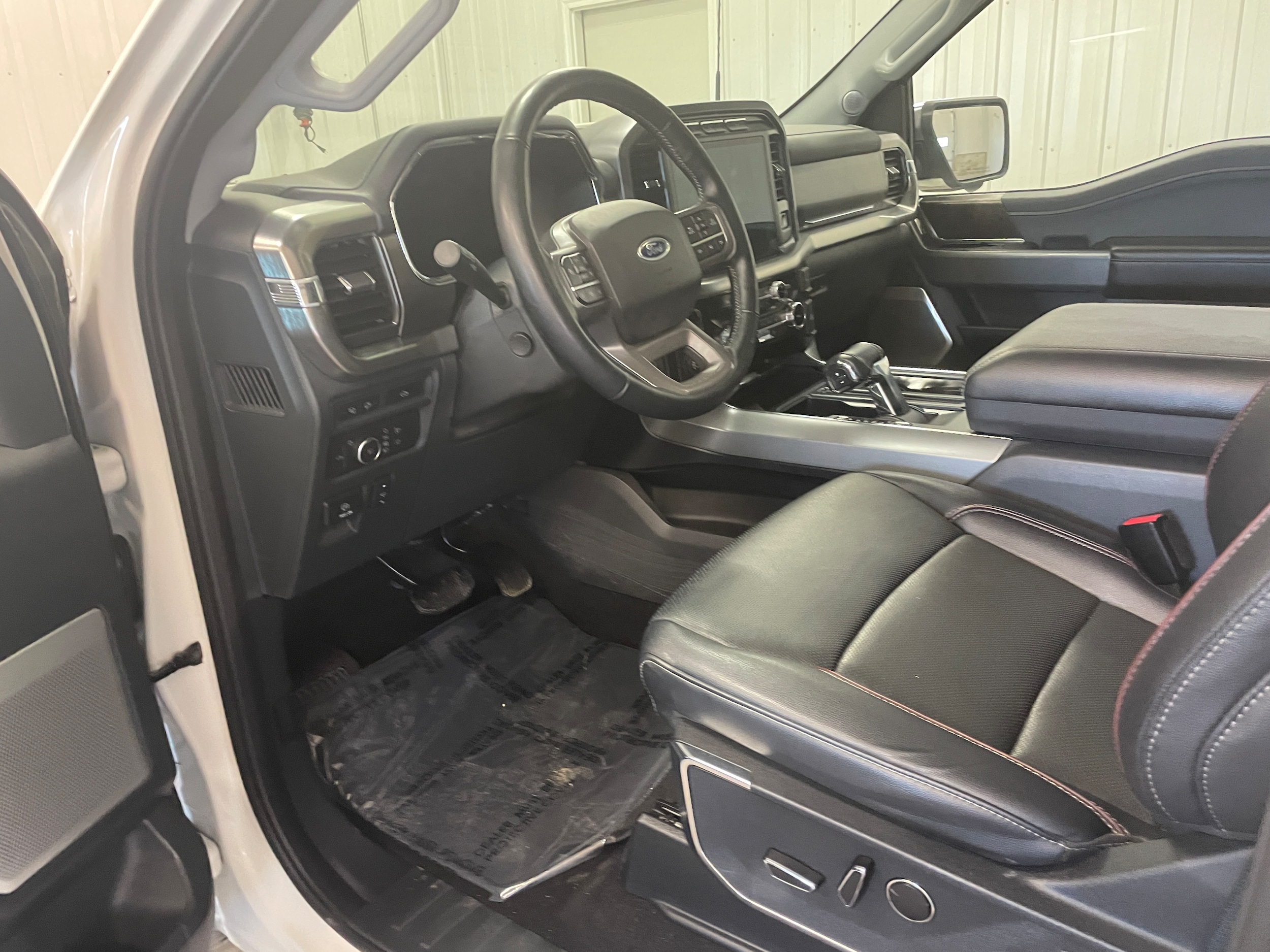 2022 Ford F-150 Lariat - Photo 12