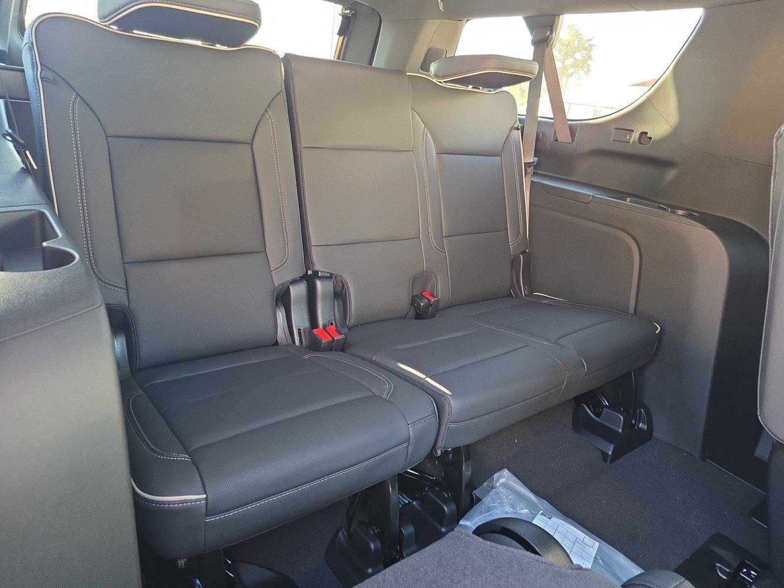 2026 Chevrolet Suburban Premier - Photo 35