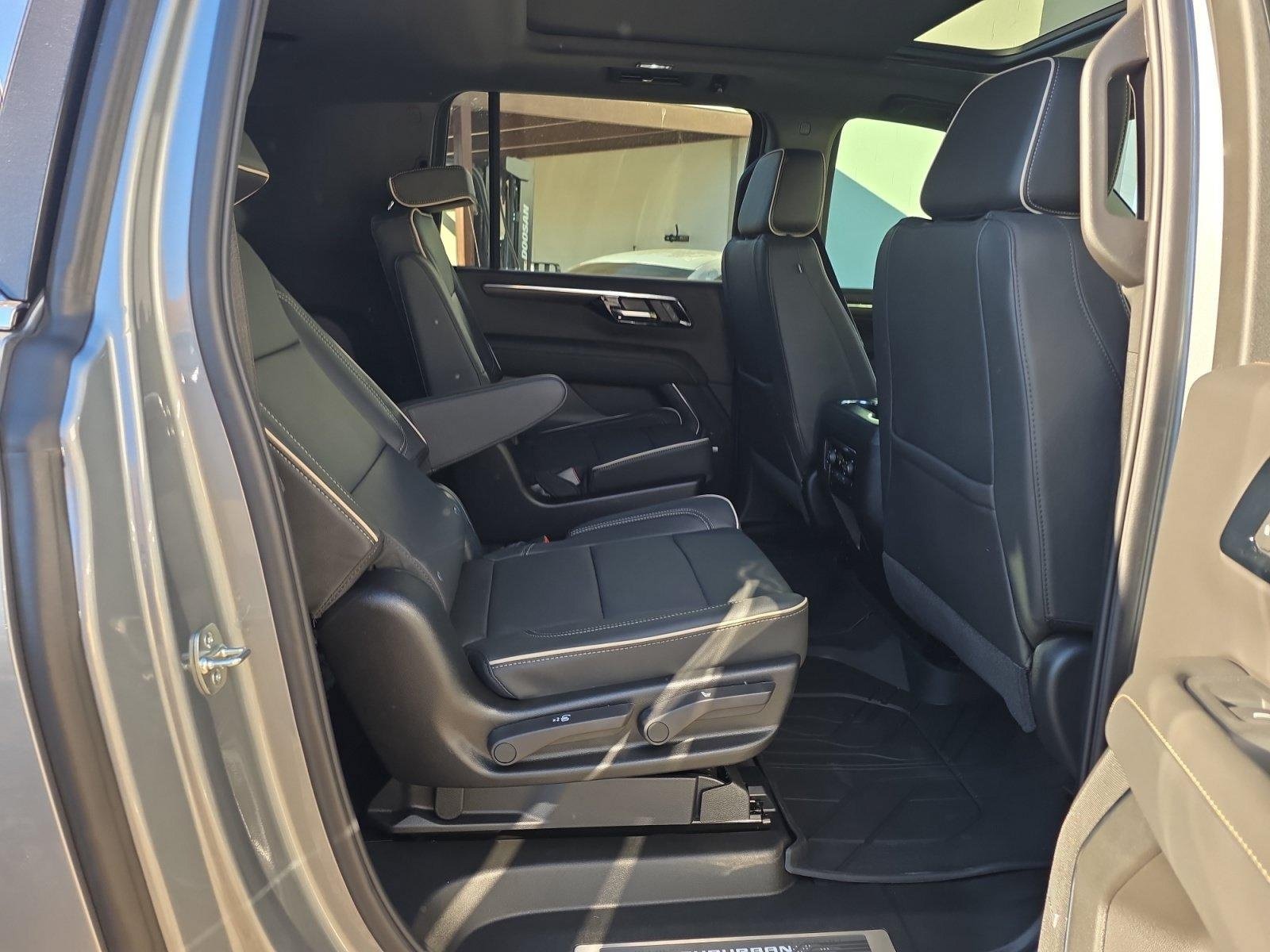 2026 Chevrolet Suburban Premier - Photo 32