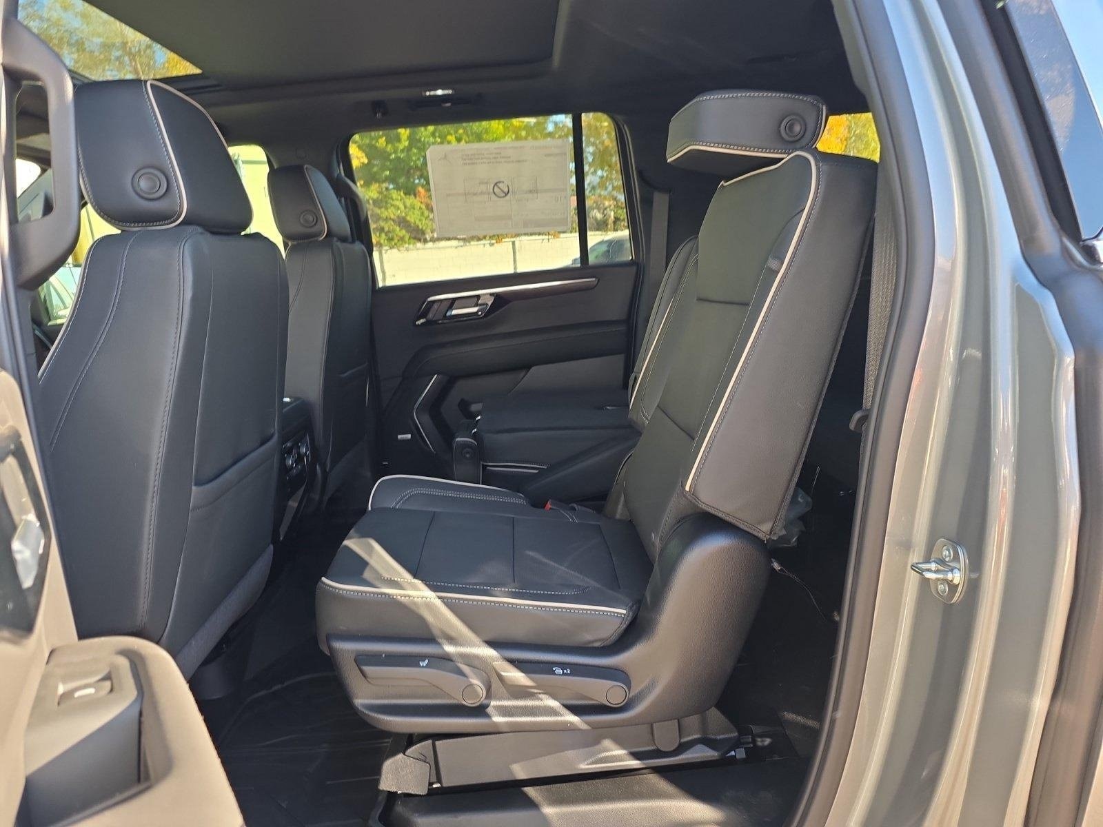 2026 Chevrolet Suburban Premier - Photo 17
