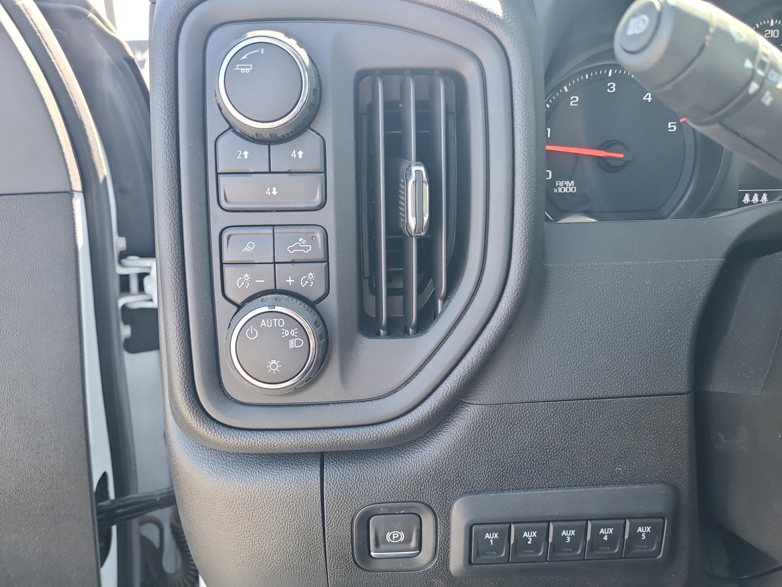 2024 Chevrolet Silverado 3500 HD Work Truck - Photo 22