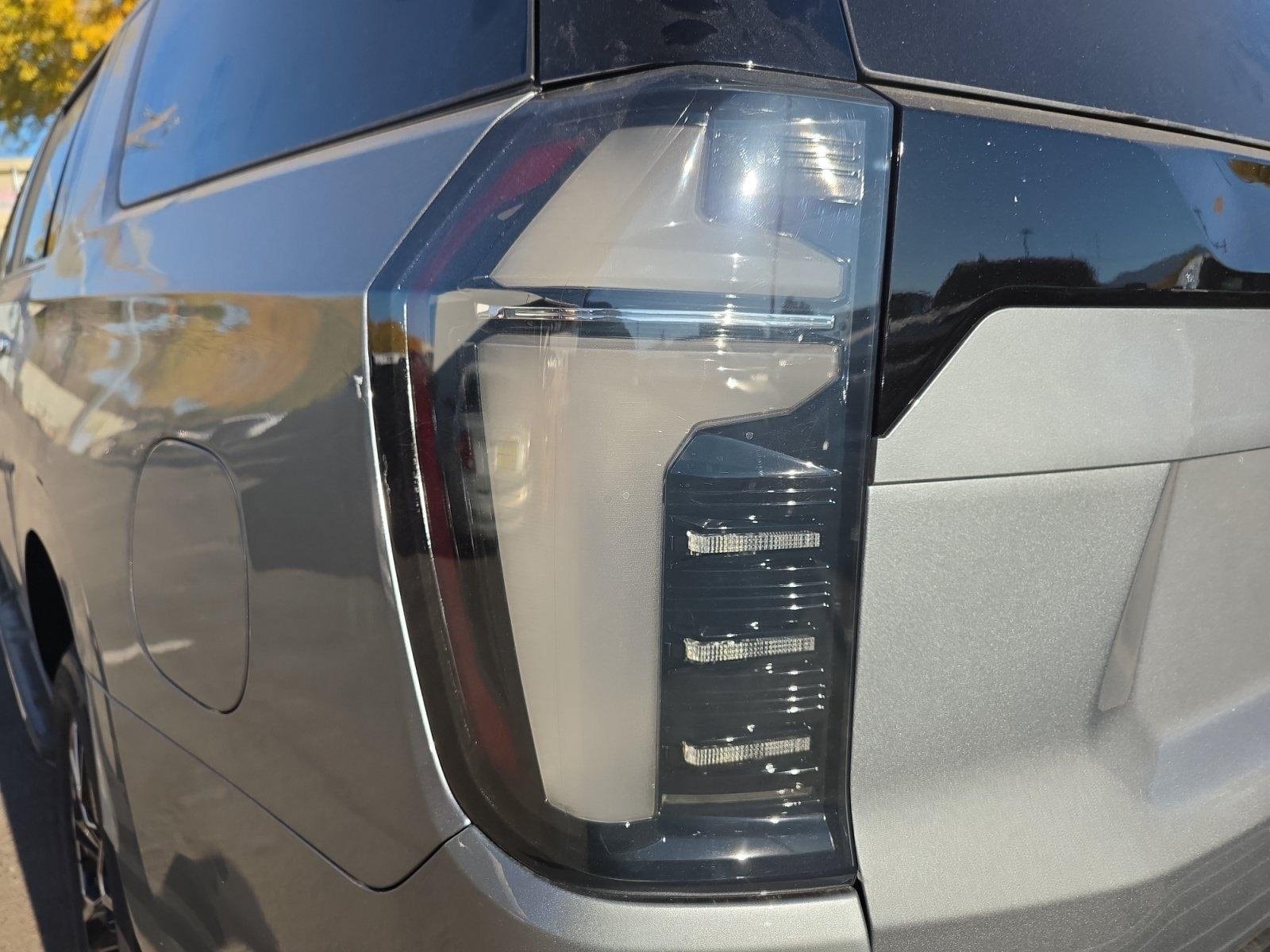 2026 Chevrolet Suburban Premier - Photo 19