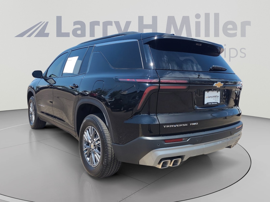 Used 2026 Chevrolet Traverse LT SUV