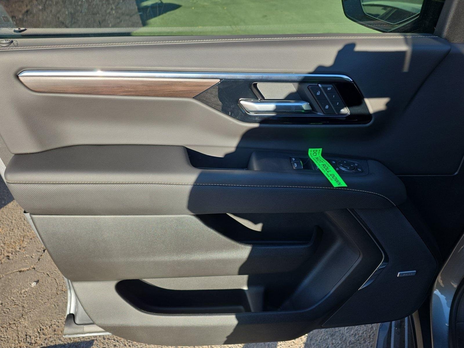 2026 Chevrolet Suburban Premier - Photo 14