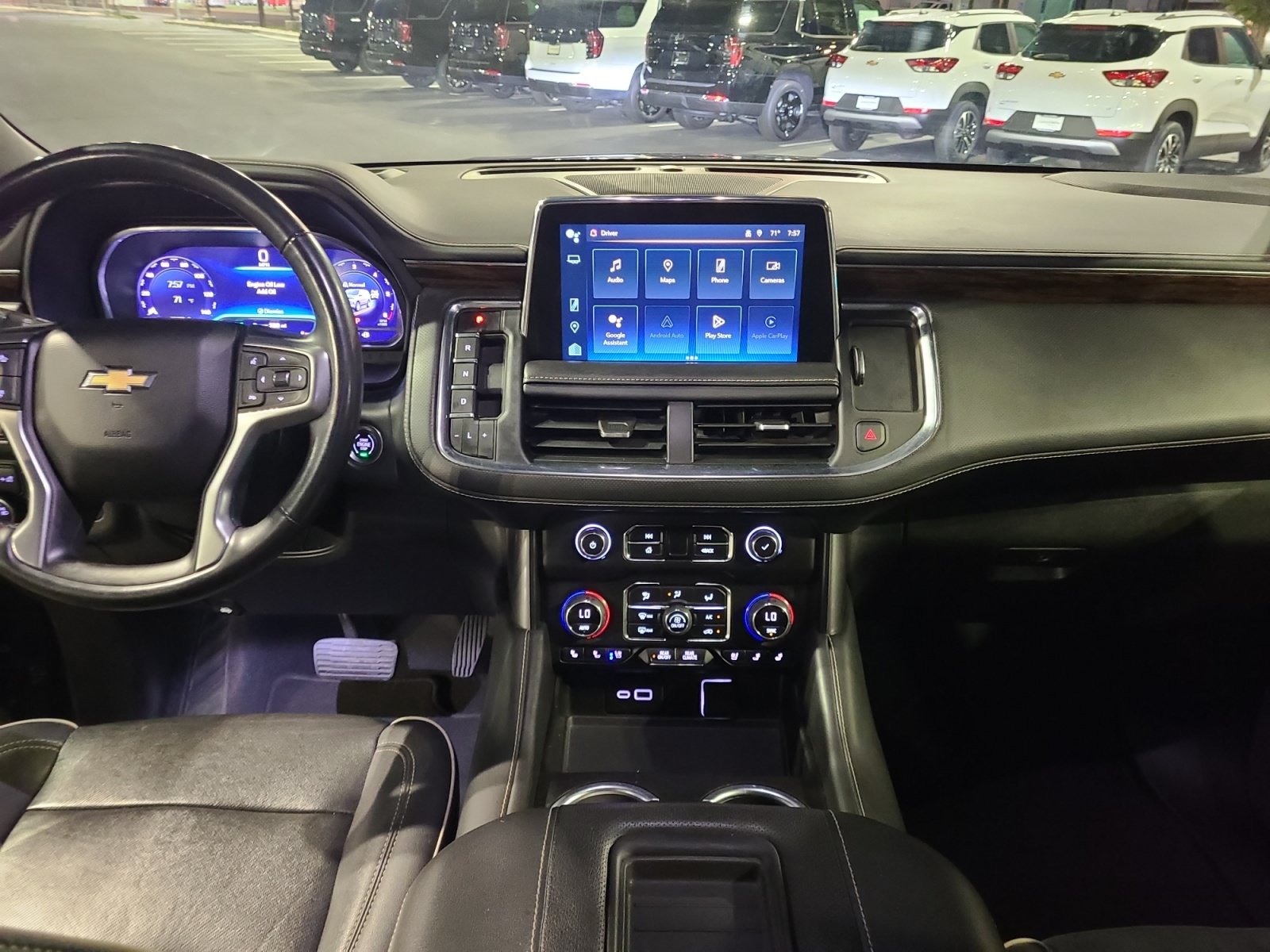 2023 Chevrolet Suburban Premier - Photo 20