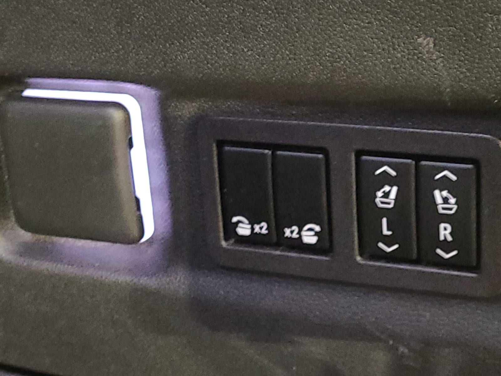 2023 Chevrolet Suburban Premier - Photo 33