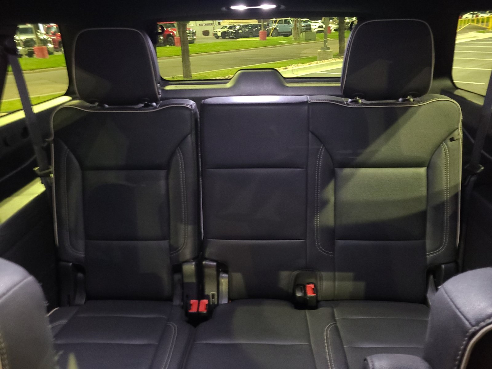 2023 Chevrolet Suburban Premier - Photo 18