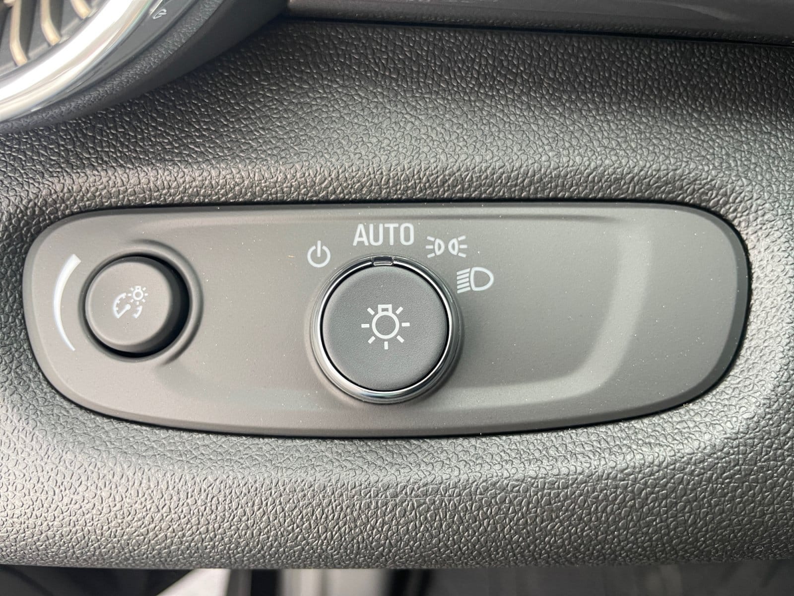 2026 Chevrolet Trax Activ - Photo 13