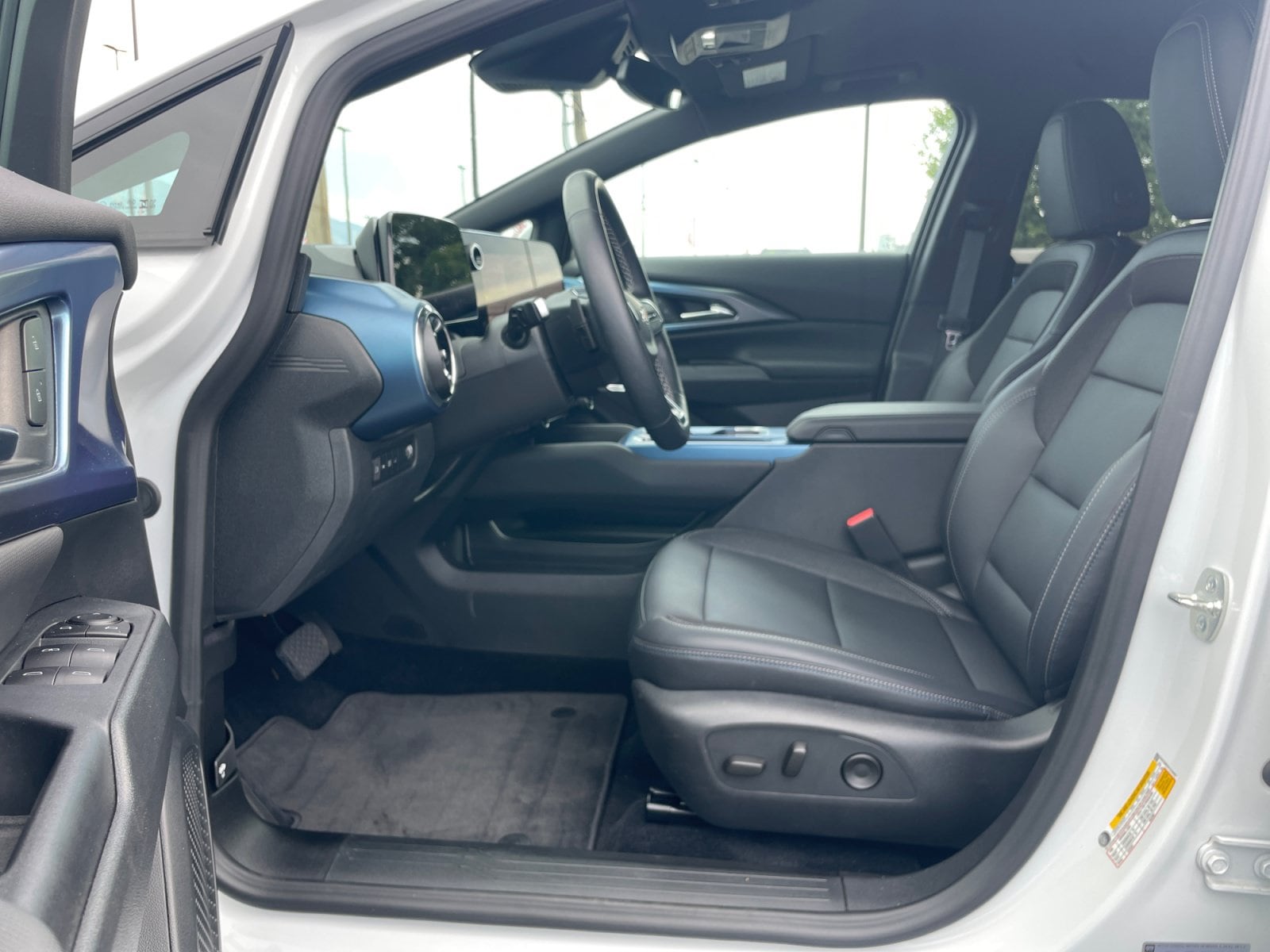 2026 Chevrolet Equinox EV 2LT - Photo 22