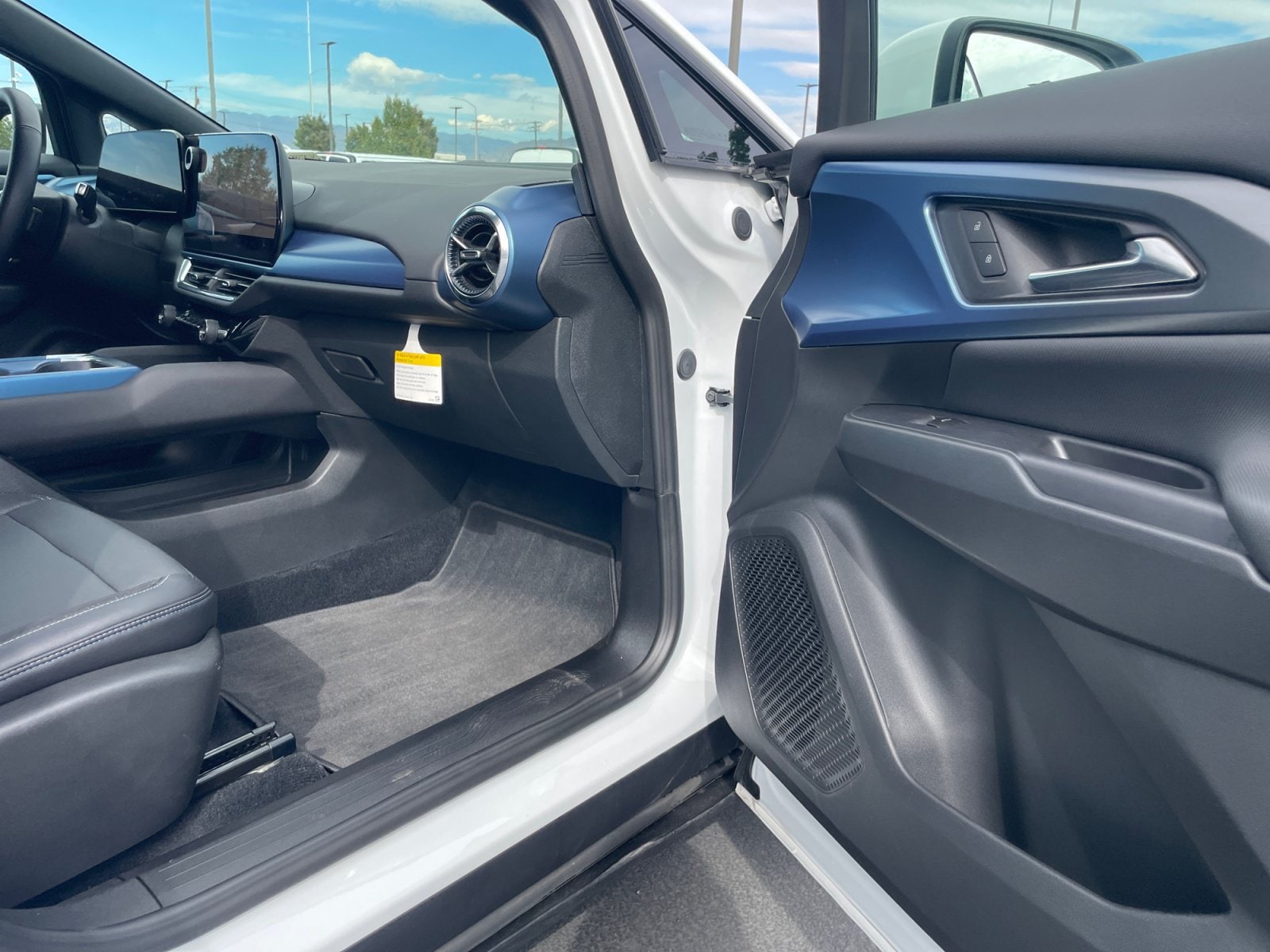 2026 Chevrolet Equinox EV 2LT - Photo 27