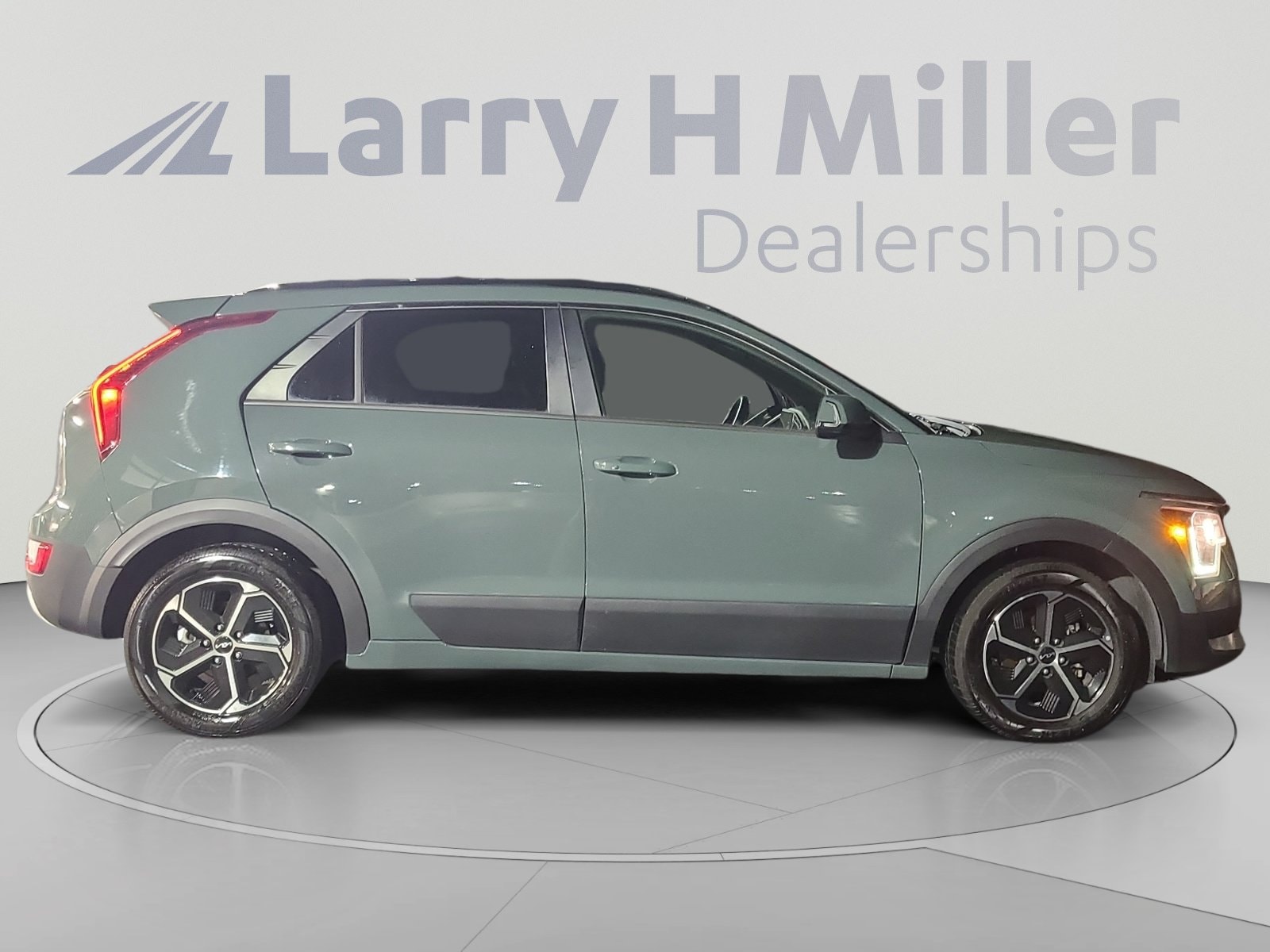 2023 Kia Niro EX - Photo 7