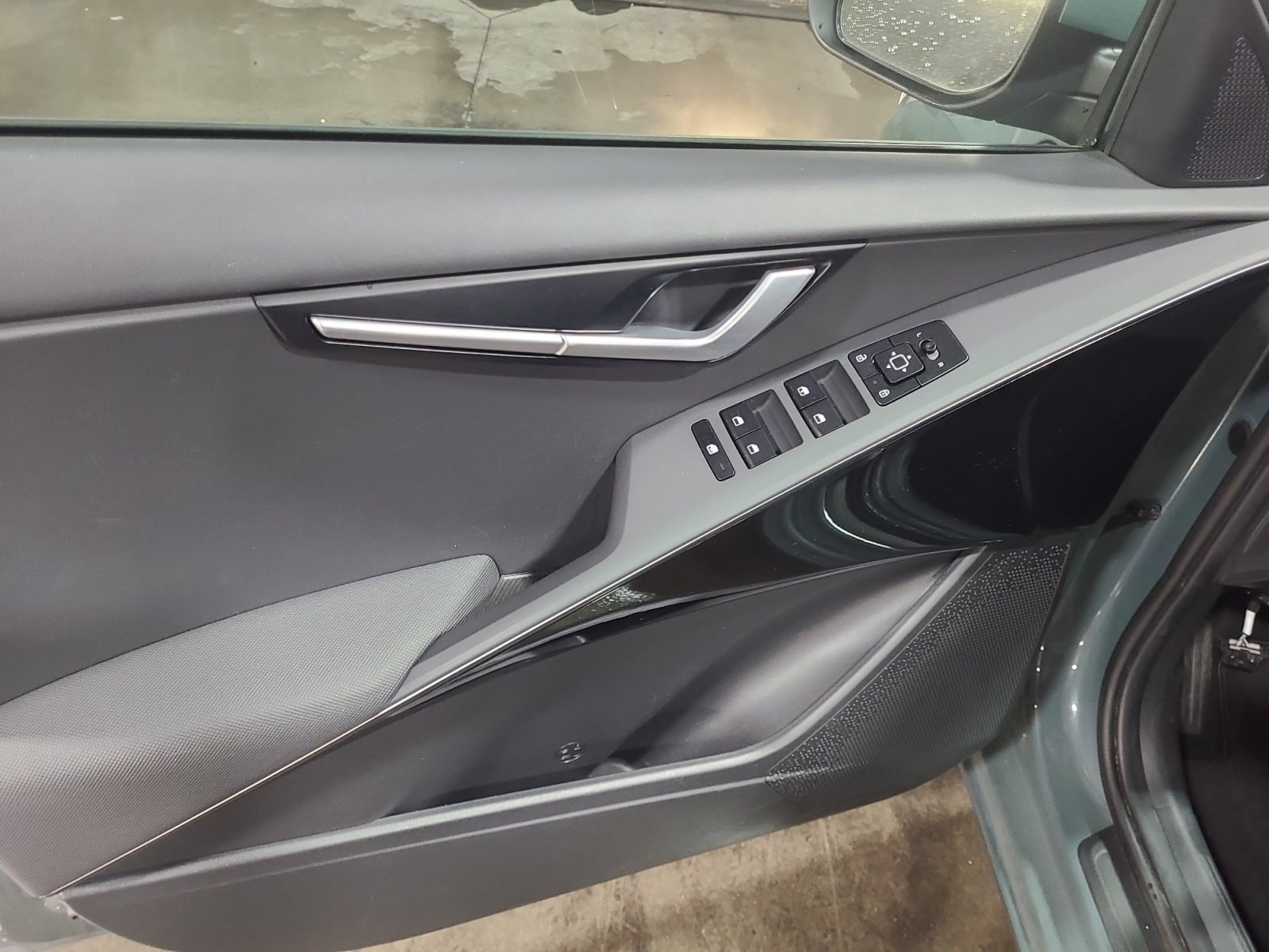 2023 Kia Niro EX - Photo 14