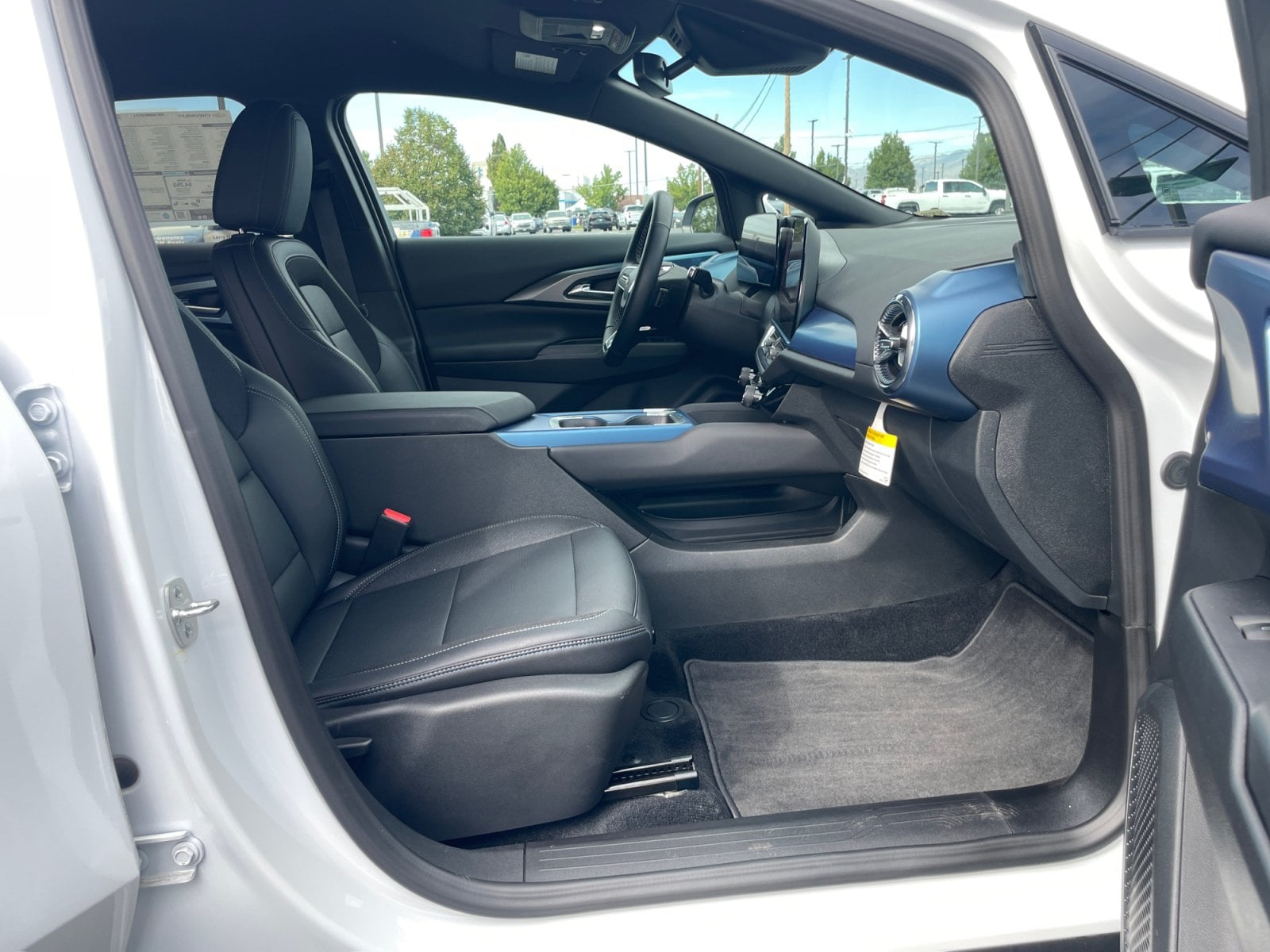 2026 Chevrolet Equinox EV 2LT - Photo 28