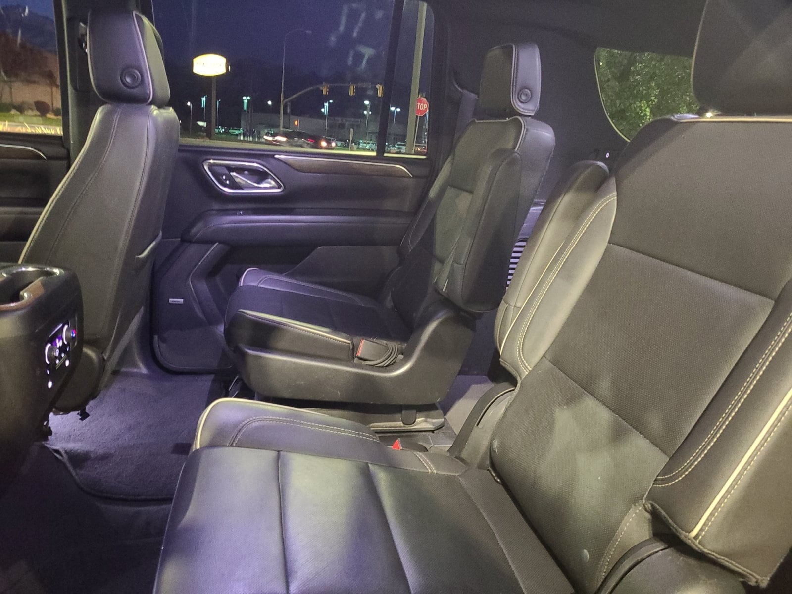 2023 Chevrolet Suburban Premier - Photo 17