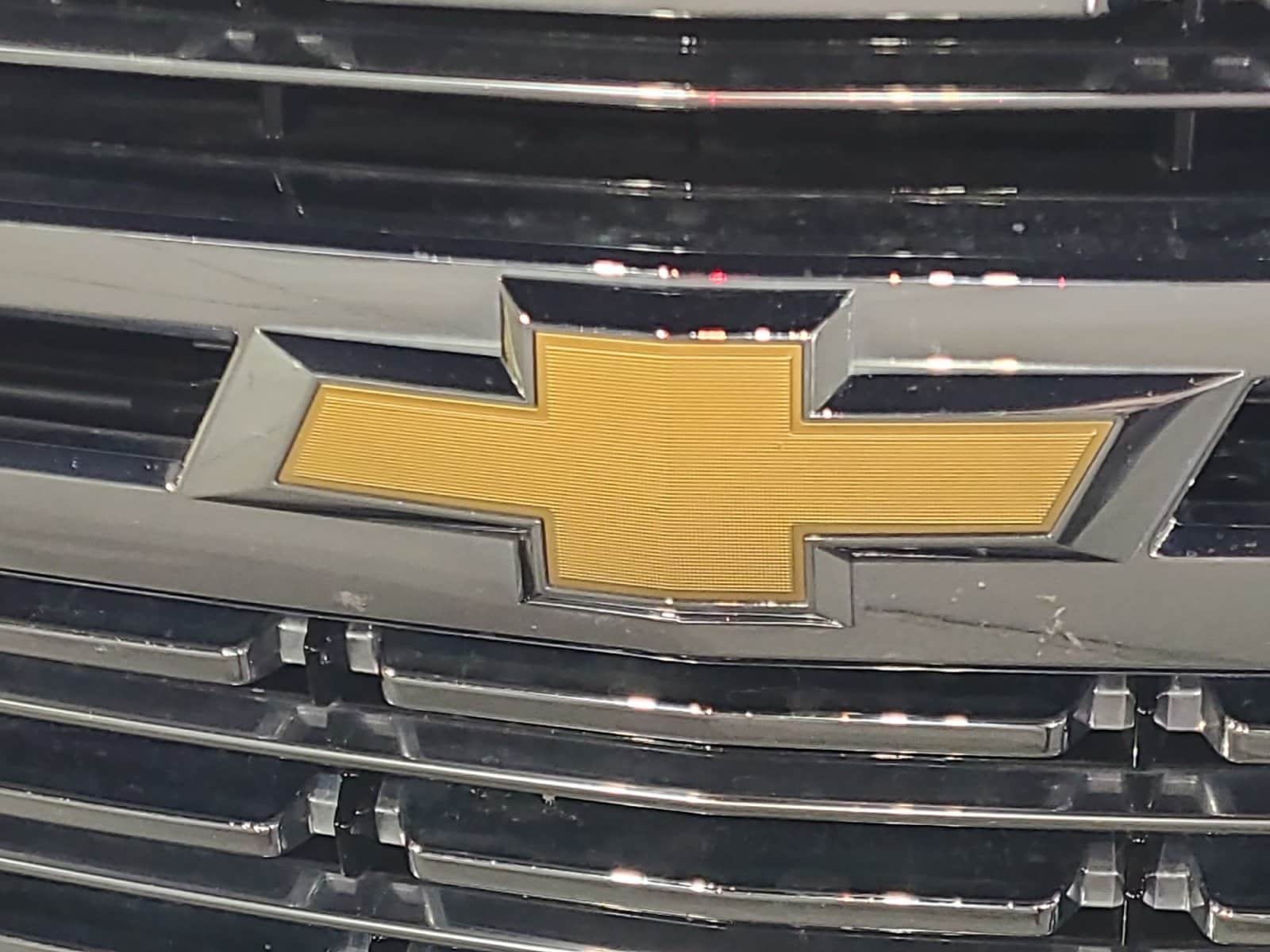 2023 Chevrolet Suburban Premier - Photo 23