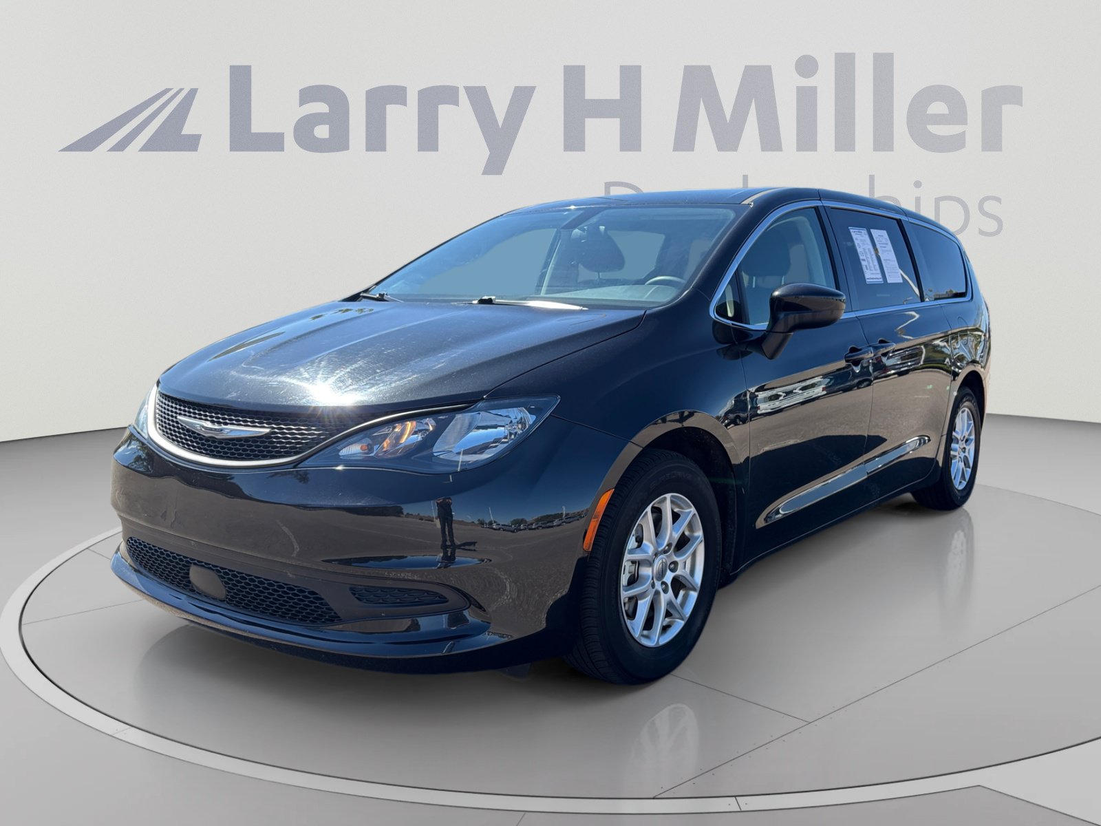 2022 Chrysler Voyager