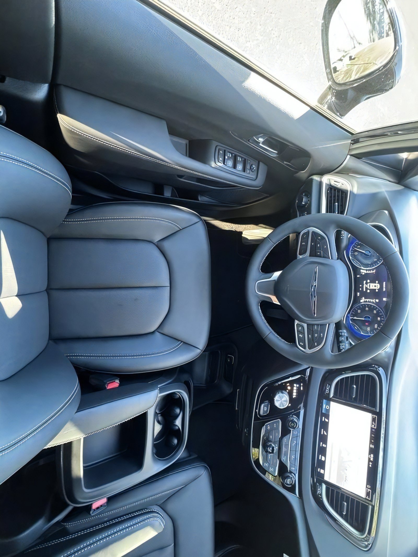 2026 Chrysler Voyager LX - Photo 16