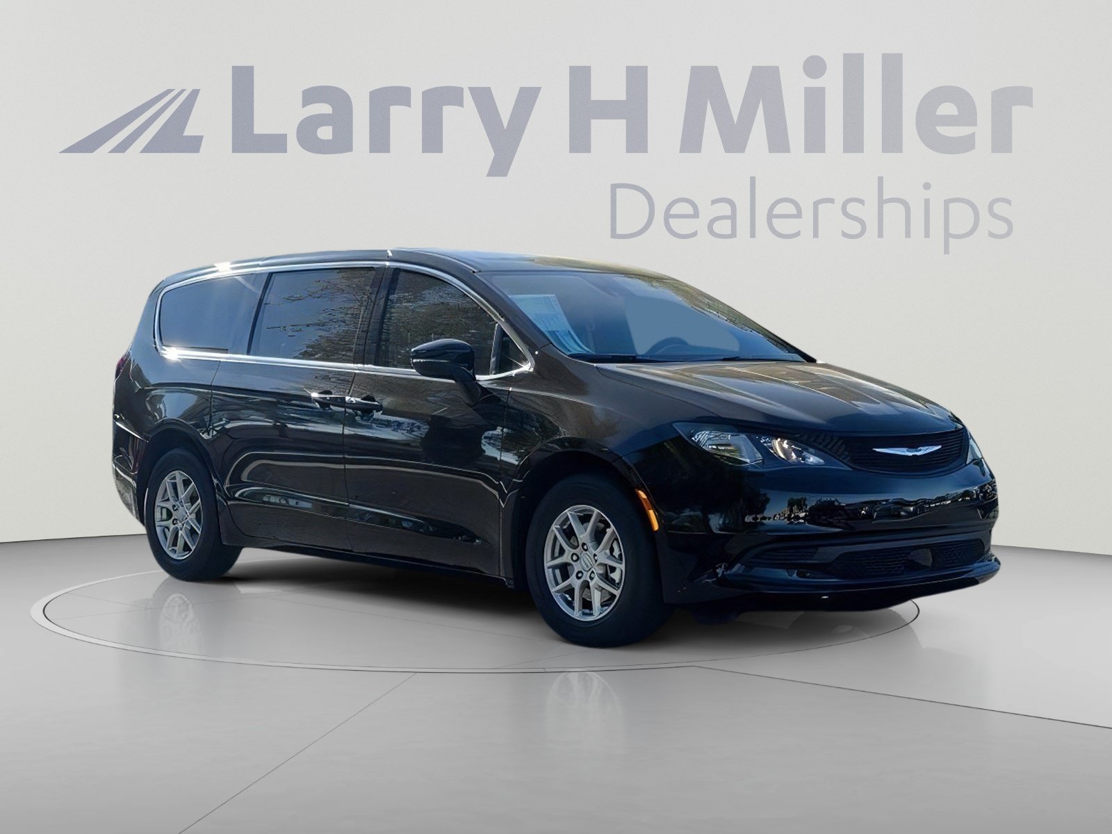 2026 Chrysler Voyager LX - Photo 9