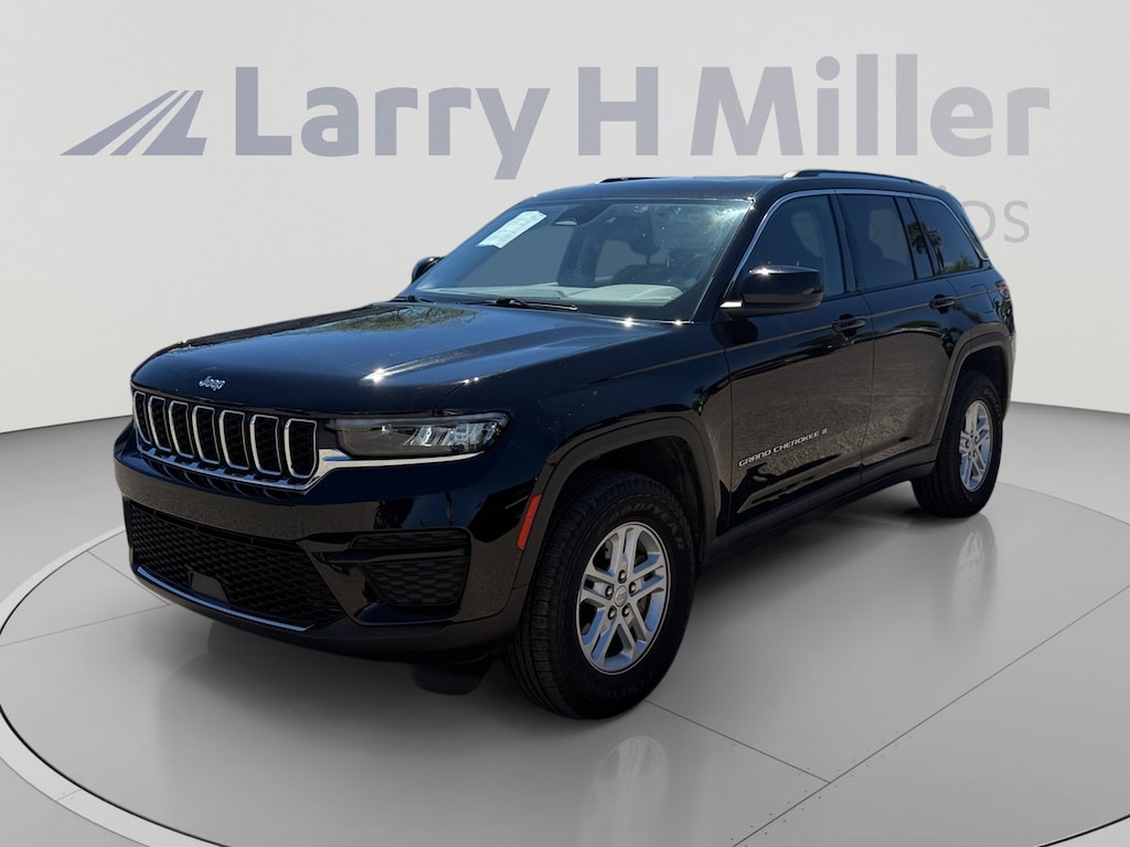 Used 2023 Jeep Grand Cherokee Laredo SUV