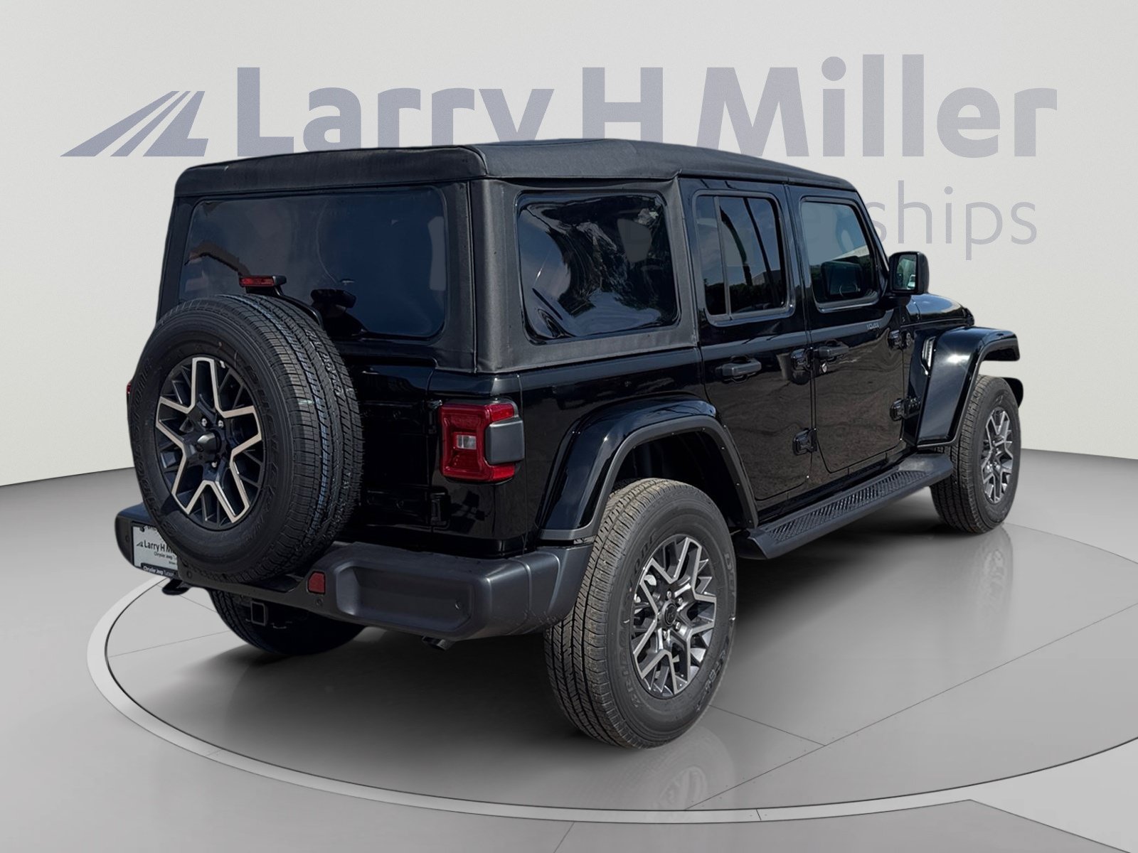 2026 Jeep Wrangler 4-Door Sahara - Photo 6