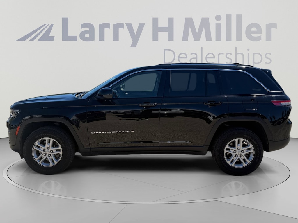 Used 2023 Jeep Grand Cherokee Laredo SUV