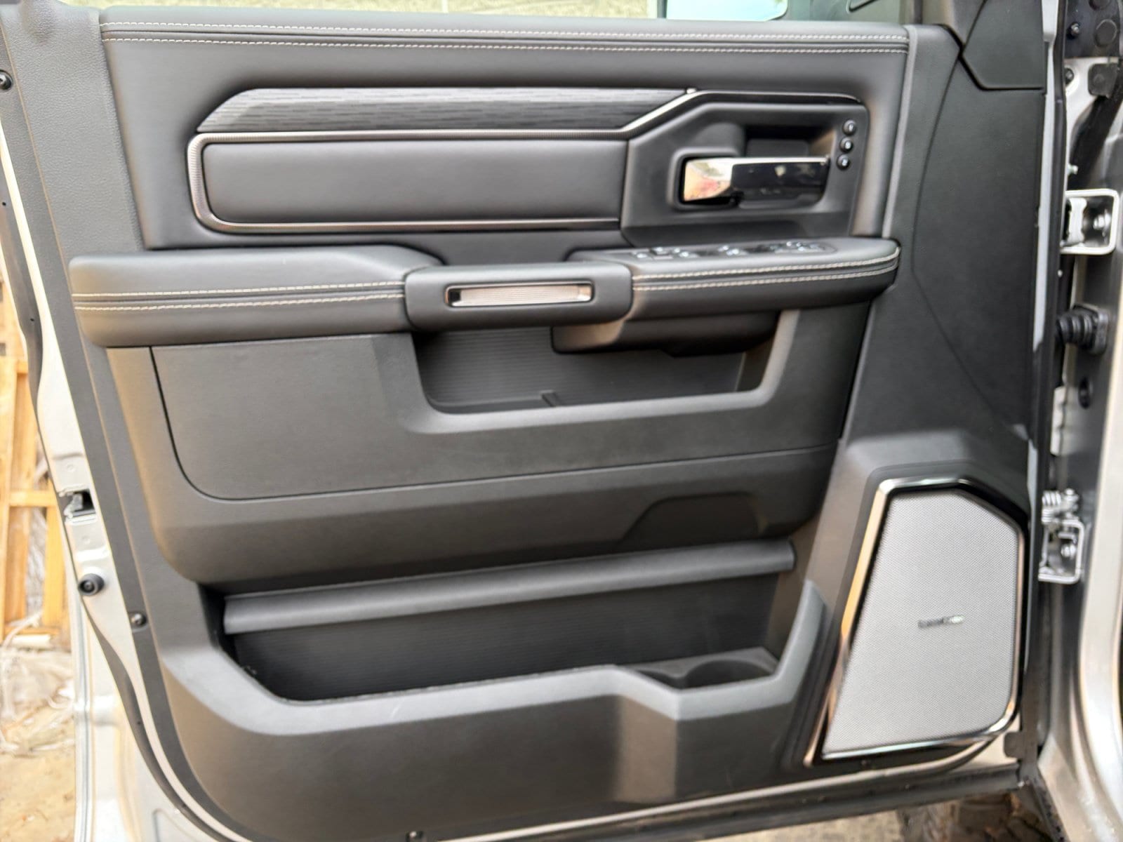 2026 RAM 2500 Rebel - Photo 7