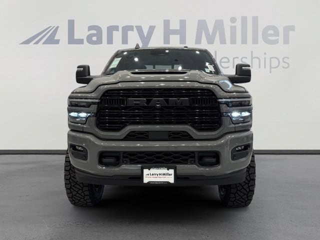 2026 RAM 3500 Laramie - Photo 7