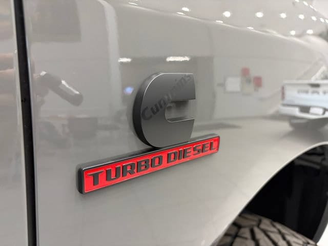 2026 RAM 3500 Laramie - Photo 10