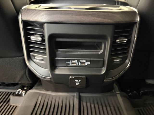 2026 RAM 3500 Laramie - Photo 29