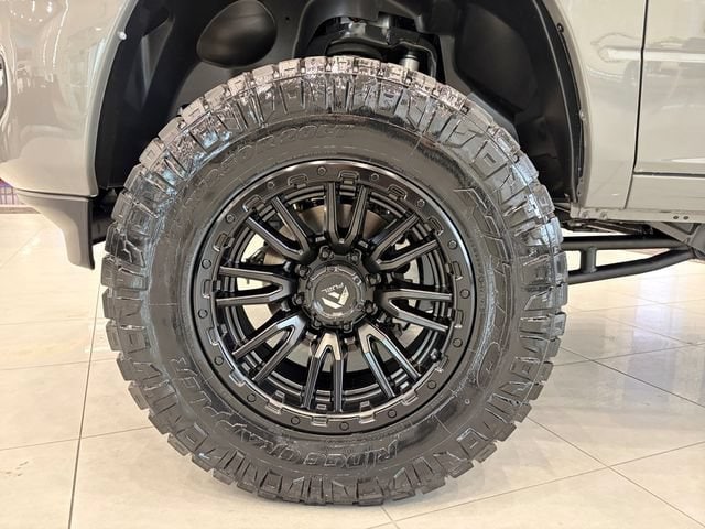 2026 RAM 3500 Laramie - Photo 9