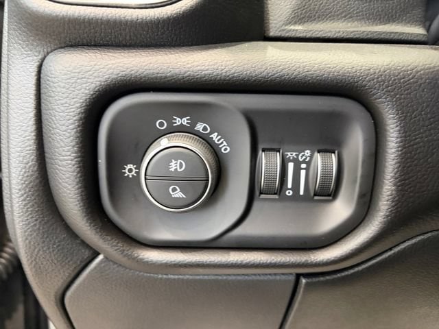 2026 RAM 3500 Laramie - Photo 19