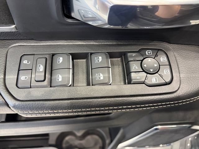2026 RAM 3500 Laramie - Photo 13