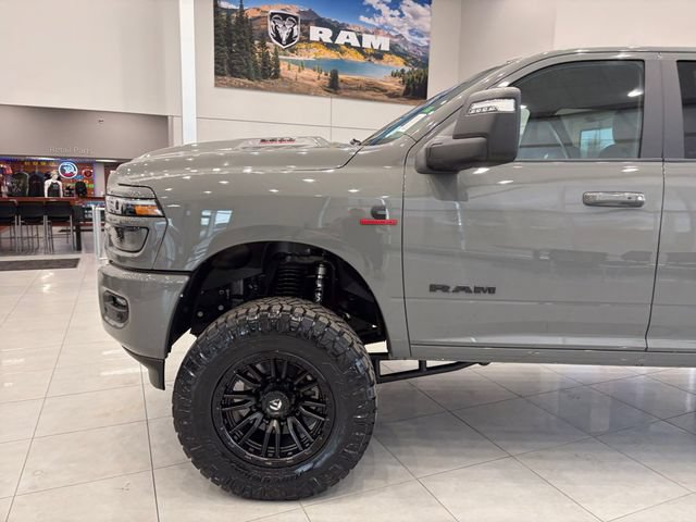 2026 RAM 3500 Laramie - Photo 8