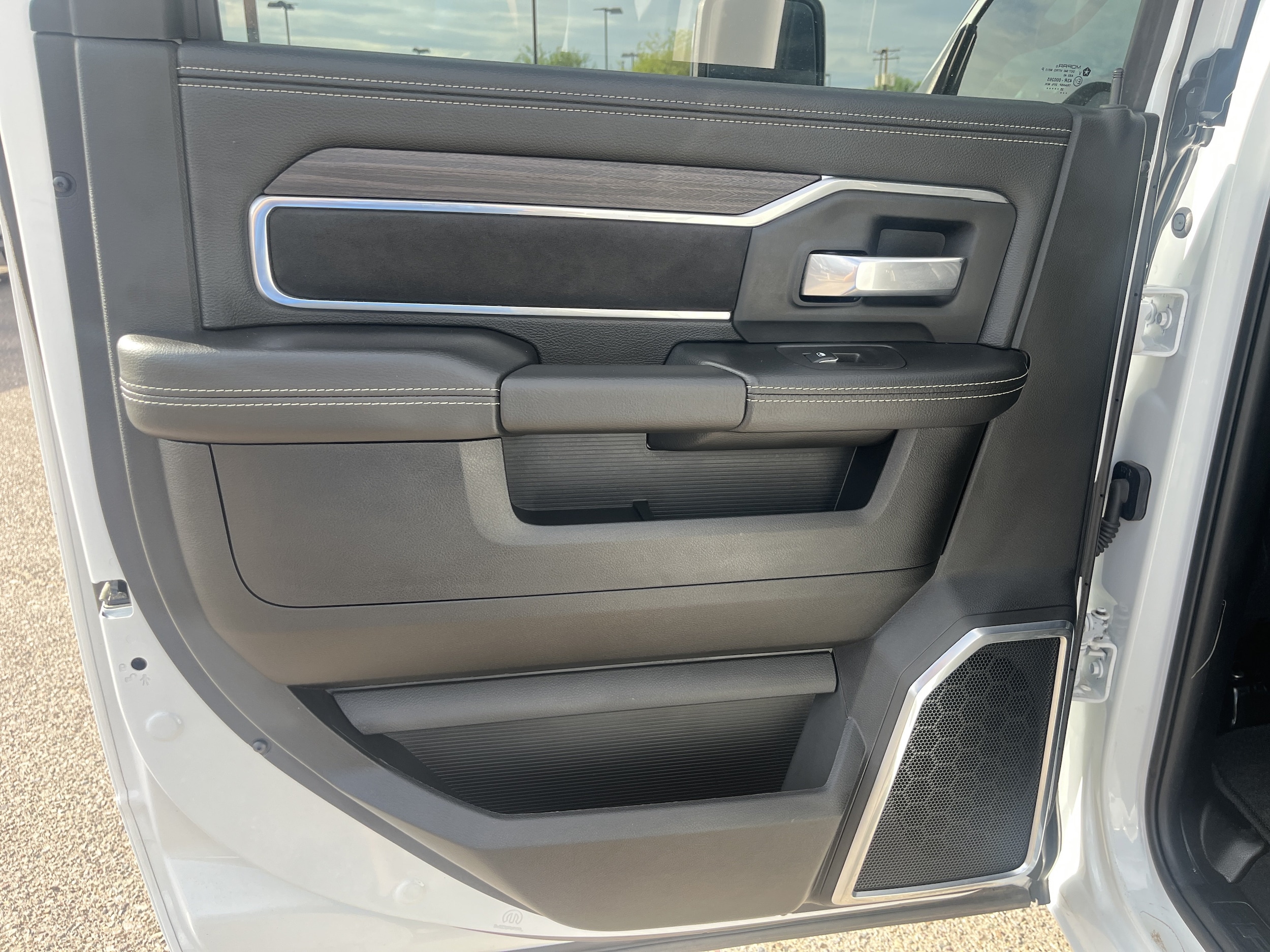 2026 RAM 2500 Laramie - Photo 13