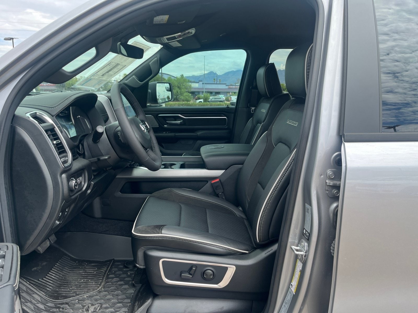 2026 RAM 1500 Laramie - Photo 16
