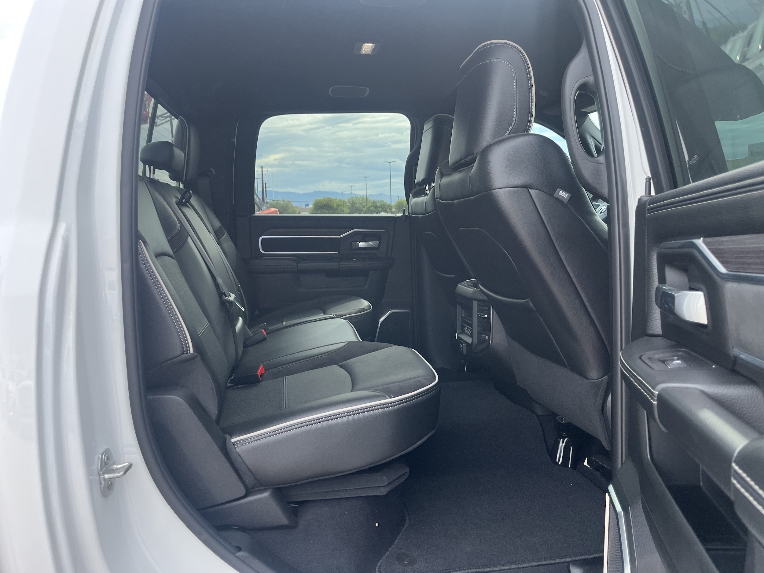 2026 RAM 2500 Laramie - Photo 14