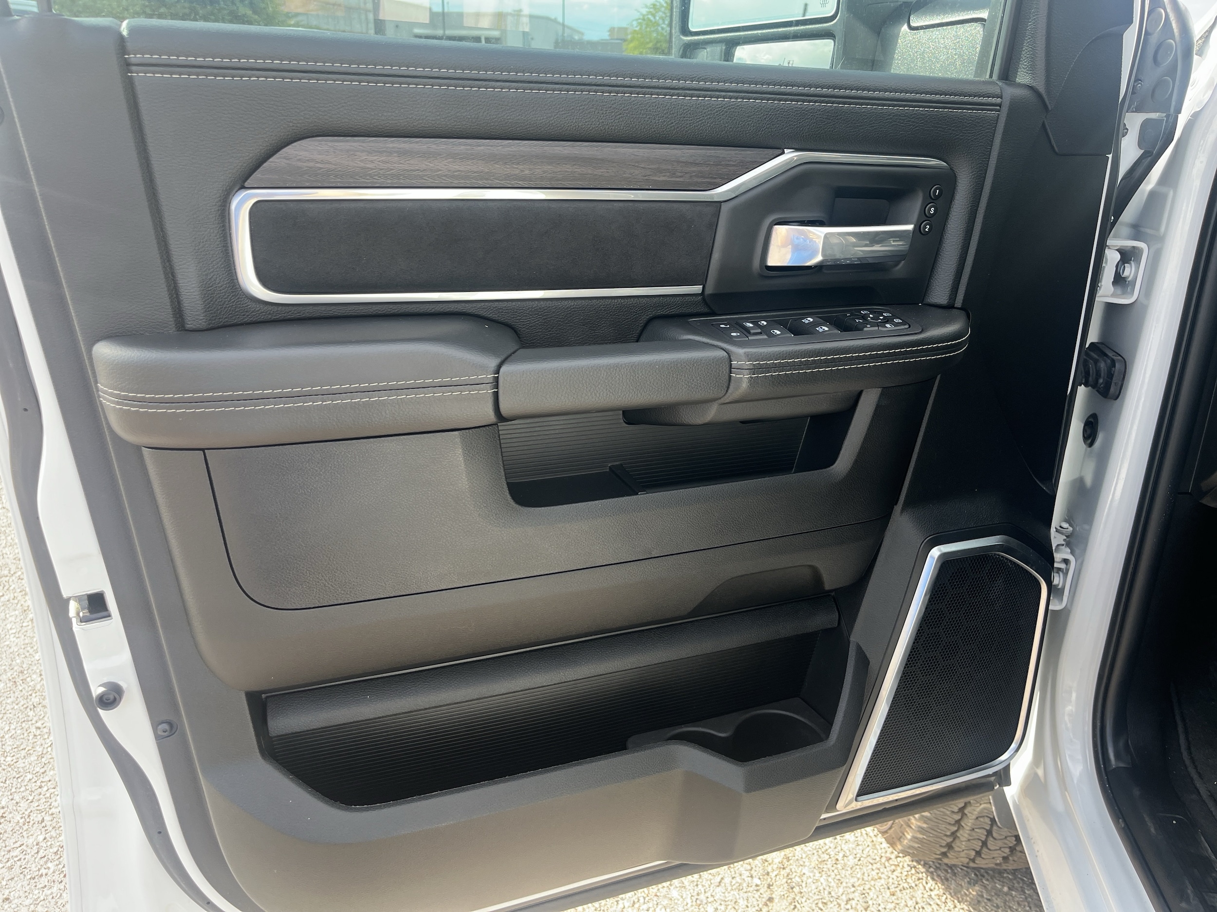 2026 RAM 2500 Laramie - Photo 11
