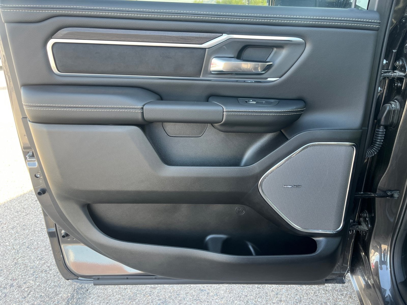 2026 RAM 1500 Laramie - Photo 18