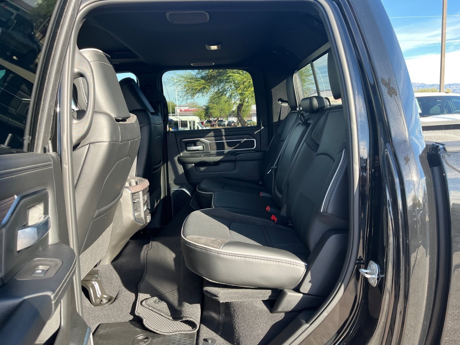 2026 RAM 2500 Laramie - Photo 19