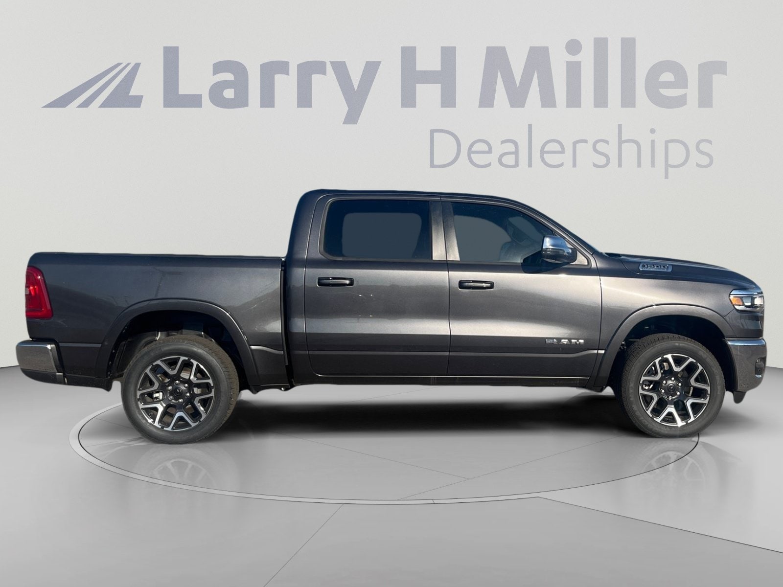 2026 RAM 1500 Laramie - Photo 8