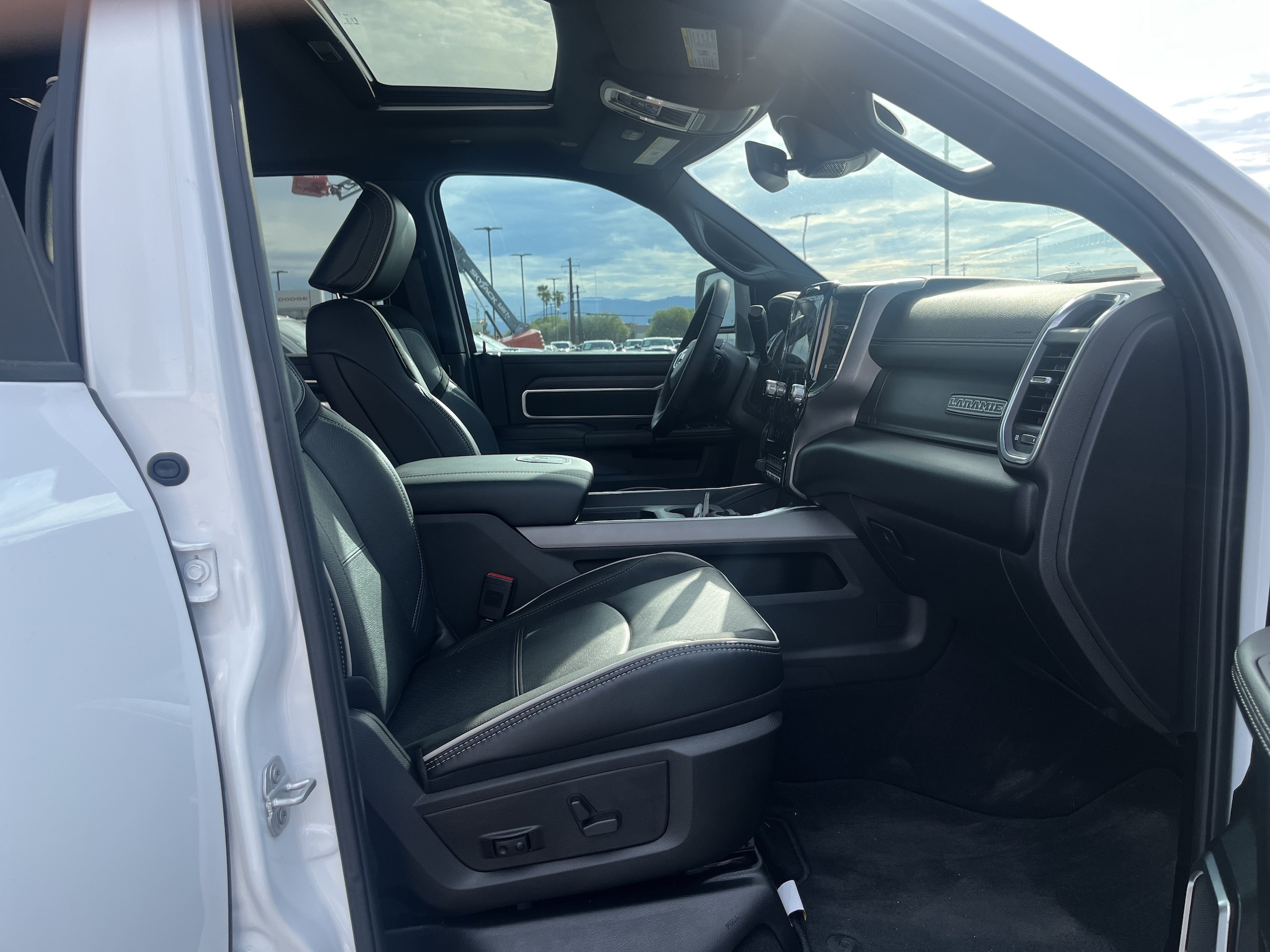 2026 RAM 2500 Laramie - Photo 16