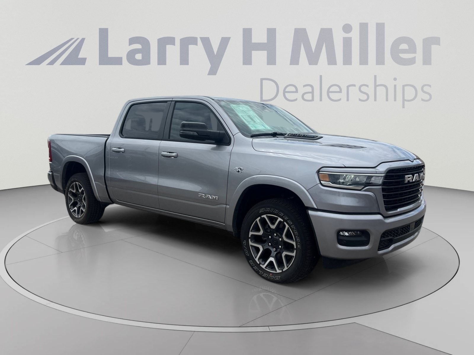 2026 RAM 1500 Laramie - Photo 9