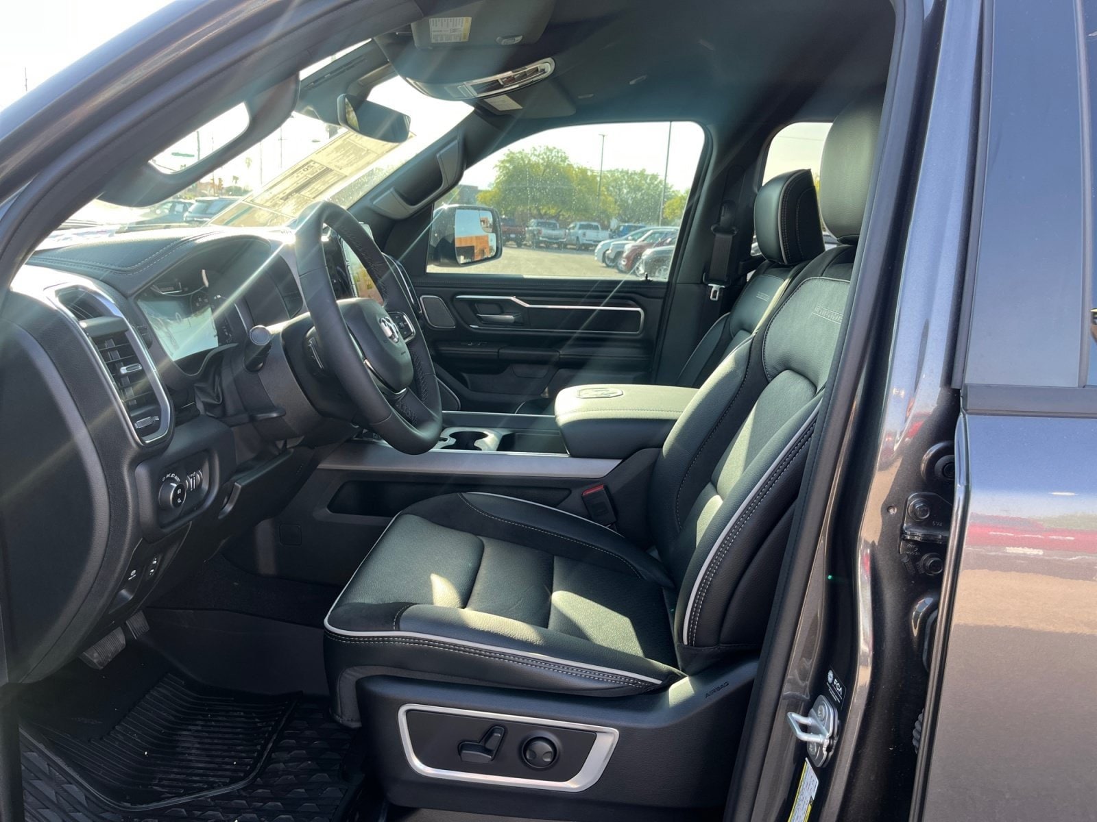 2026 RAM 1500 Laramie - Photo 16