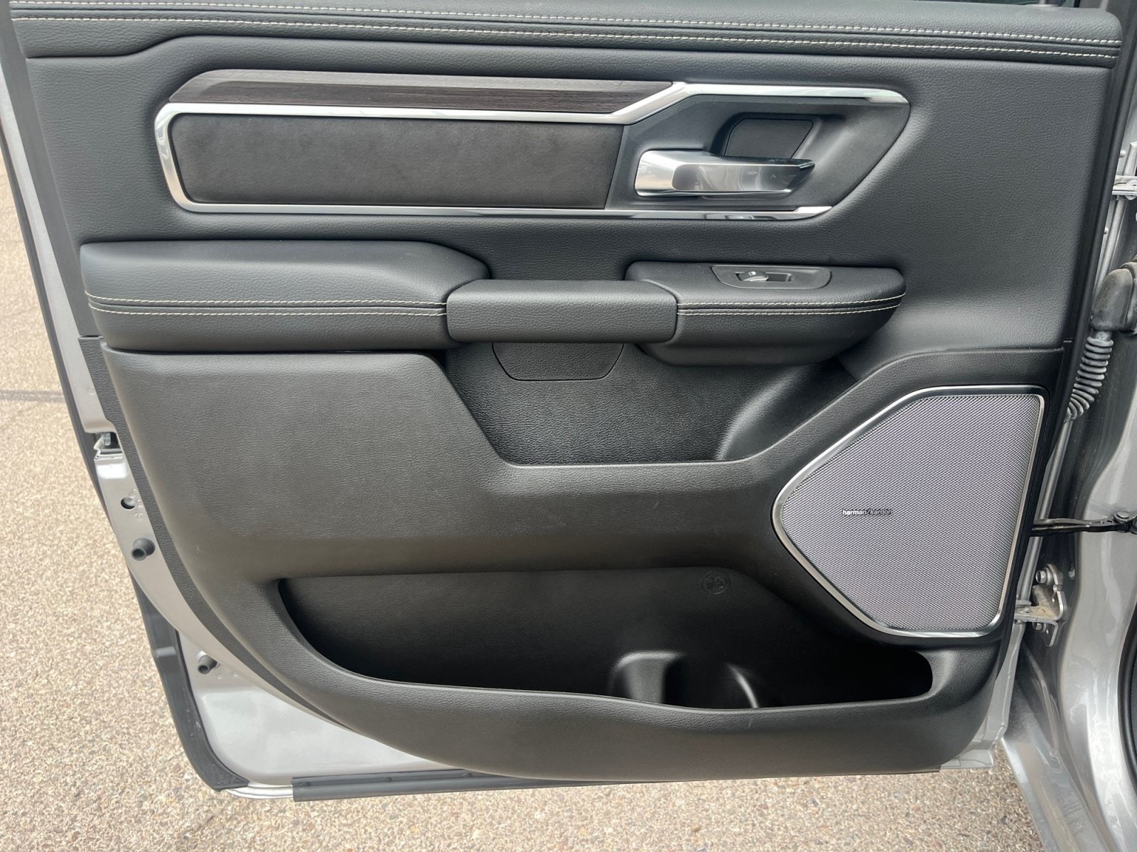 2026 RAM 1500 Laramie - Photo 18