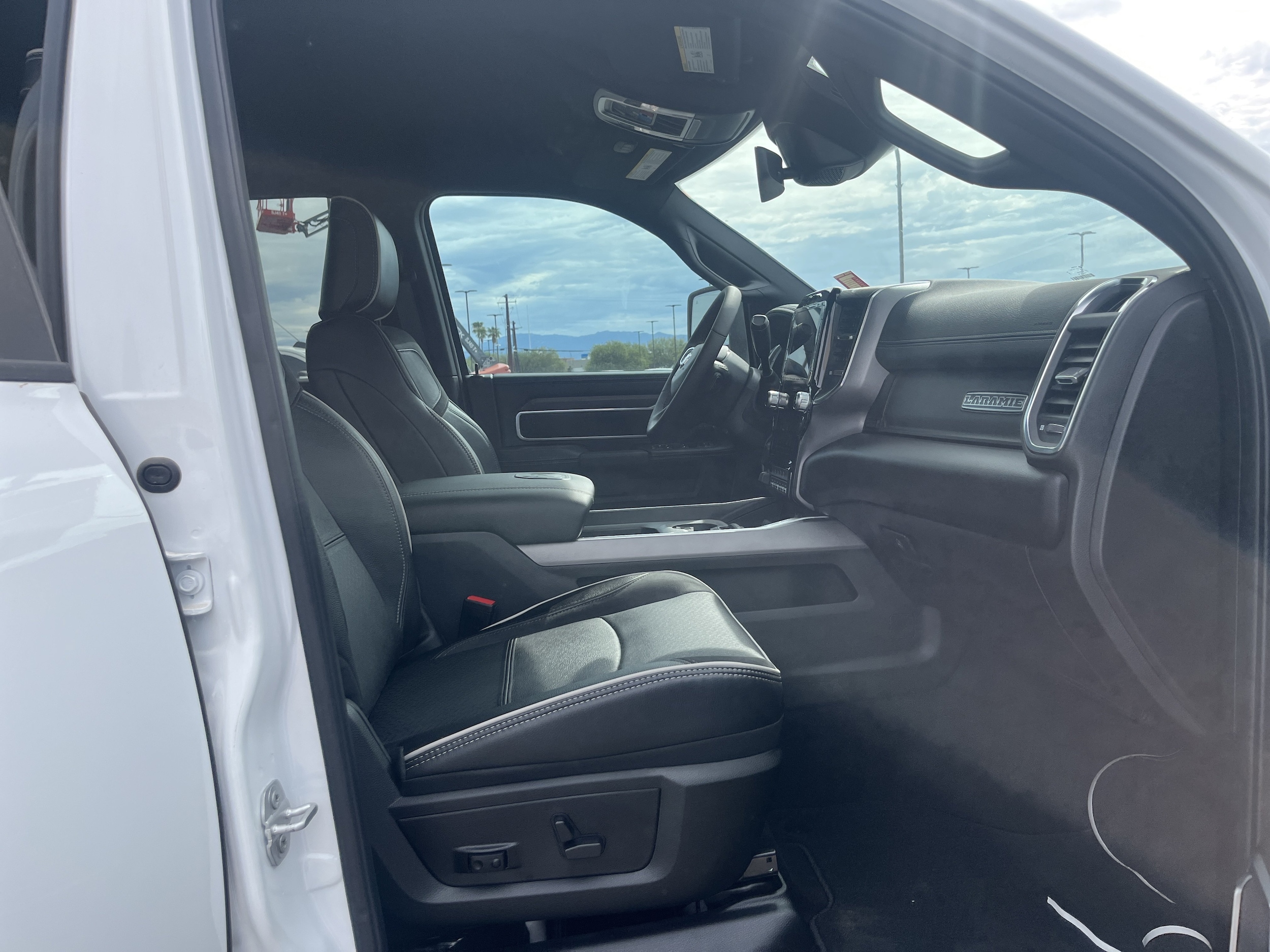 2026 RAM 2500 Laramie - Photo 15