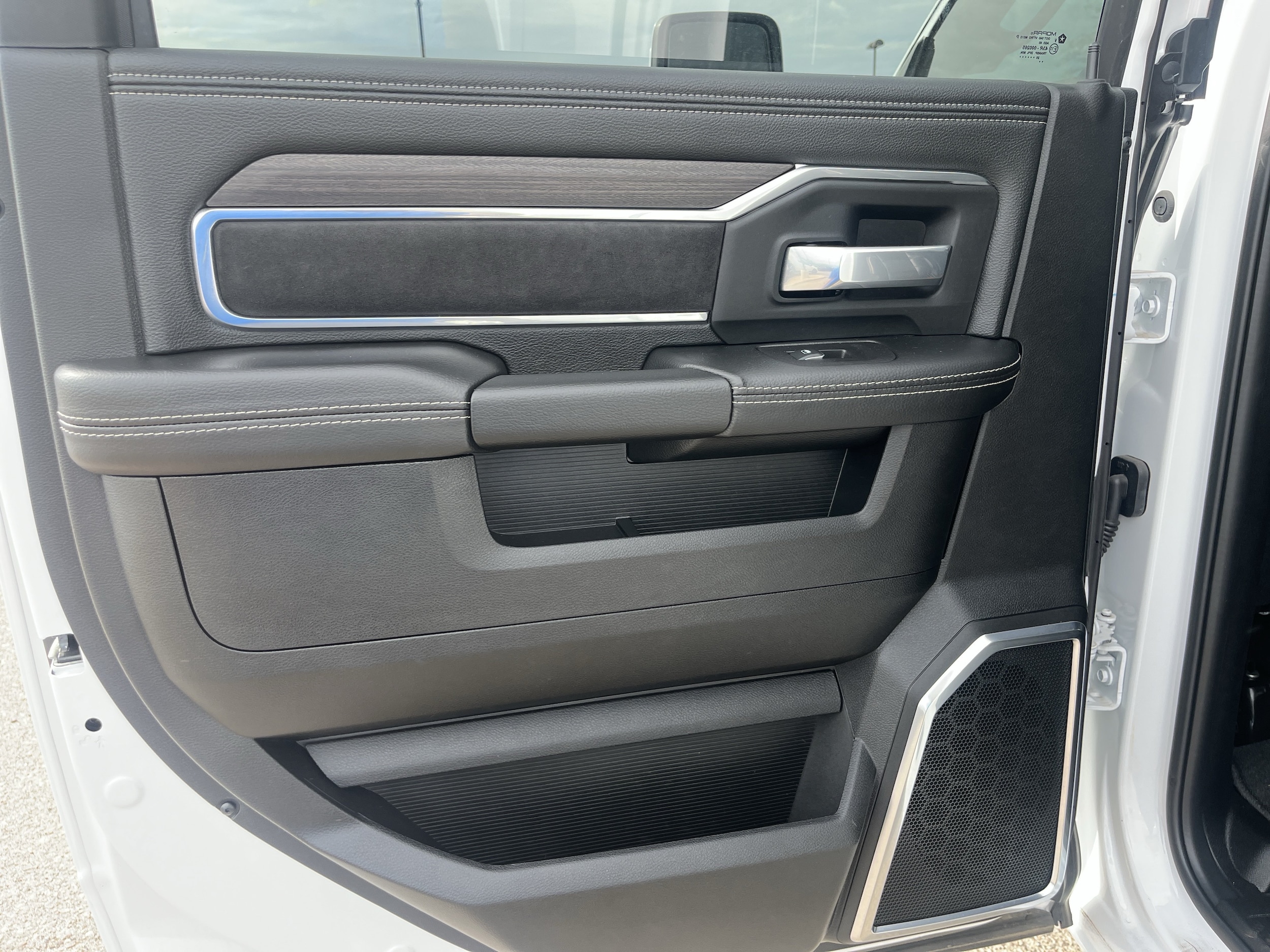 2026 RAM 2500 Laramie - Photo 12
