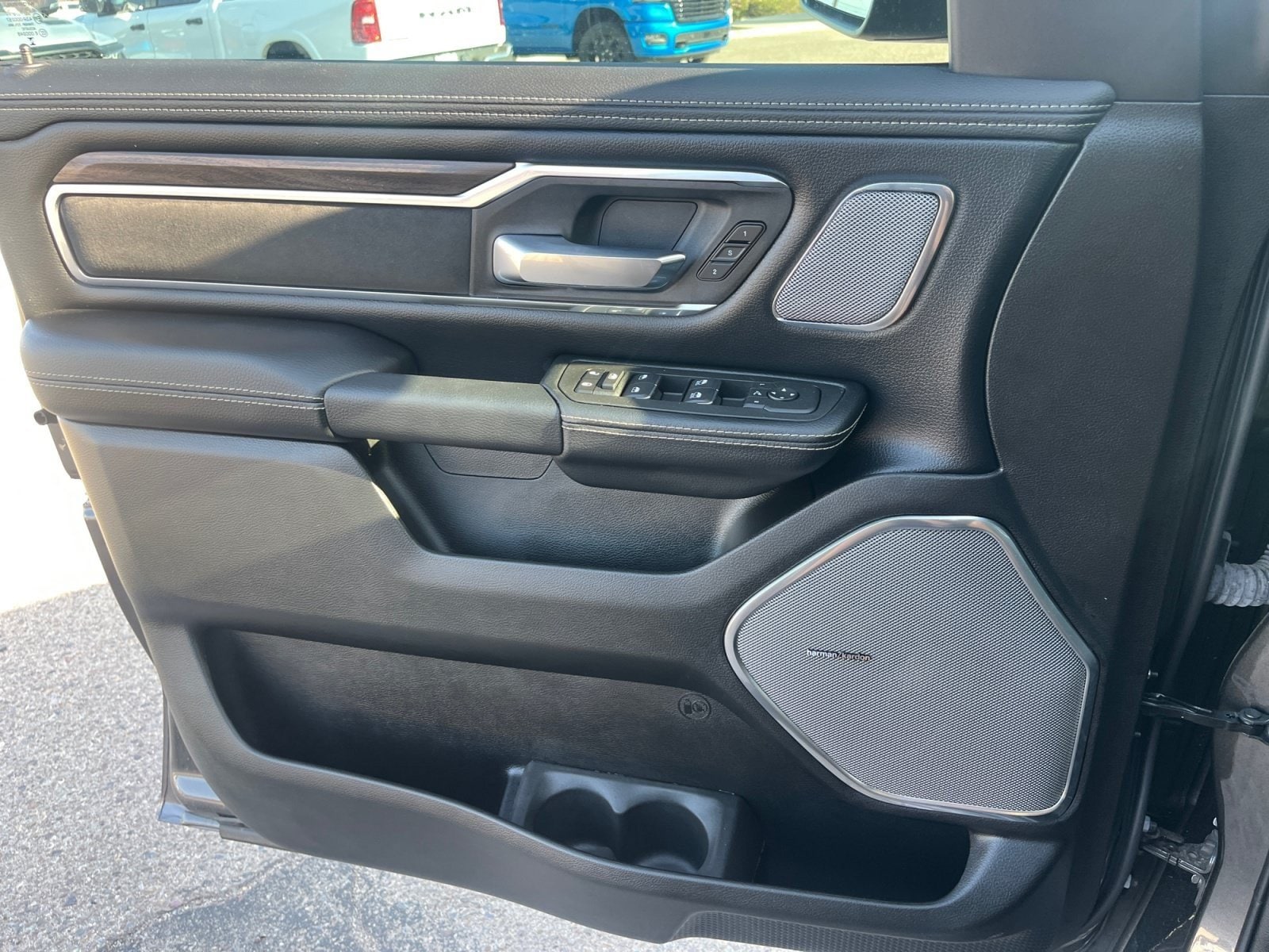 2026 RAM 1500 Laramie - Photo 15