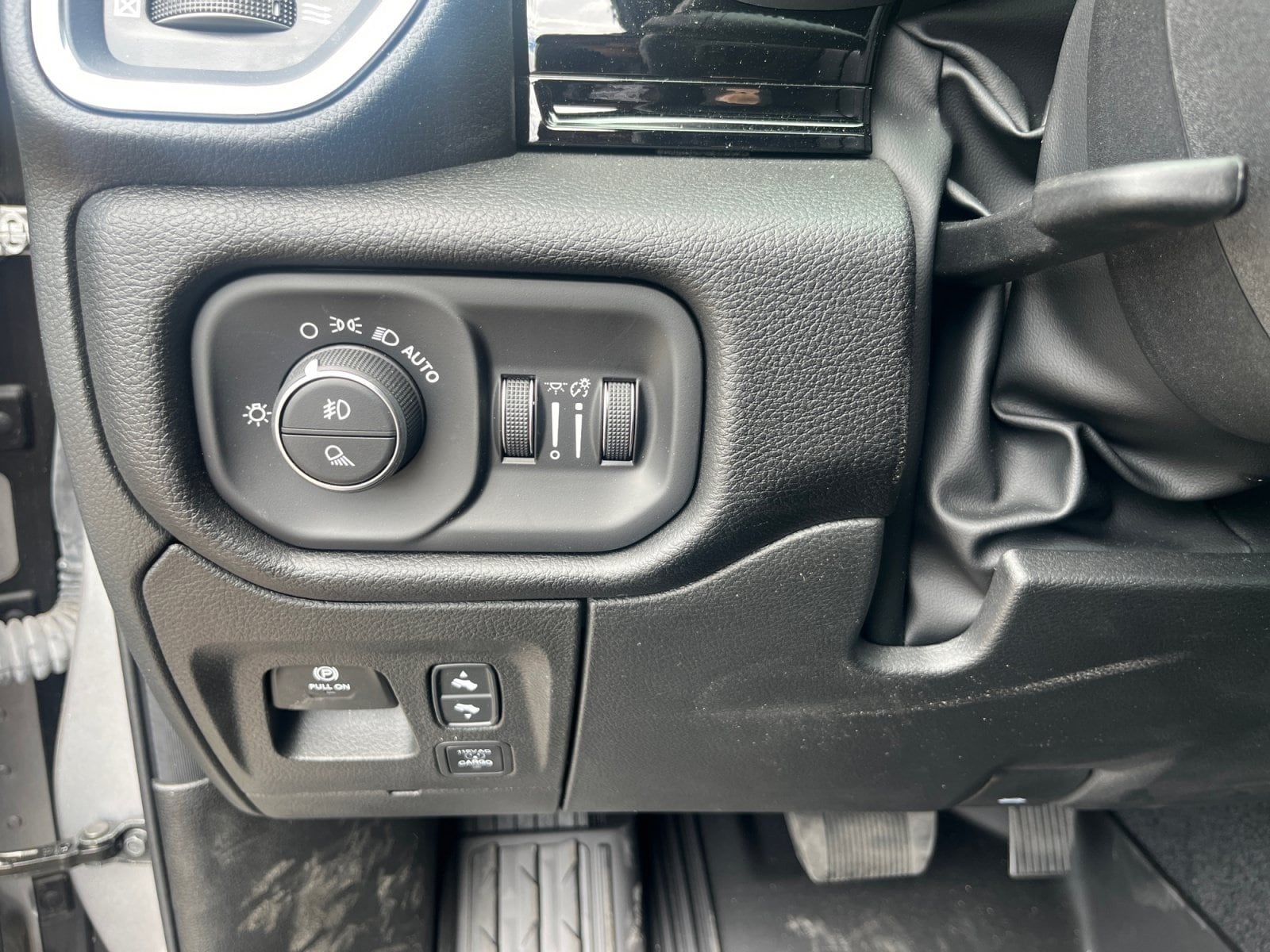2026 RAM 1500 Laramie - Photo 14